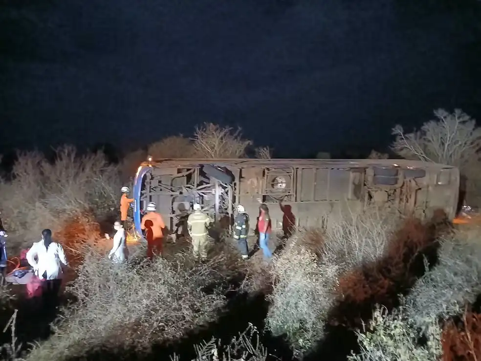 Imagem de Acidente com ônibus deixa sete mortos e 13 feridos na Chapada Diamantina