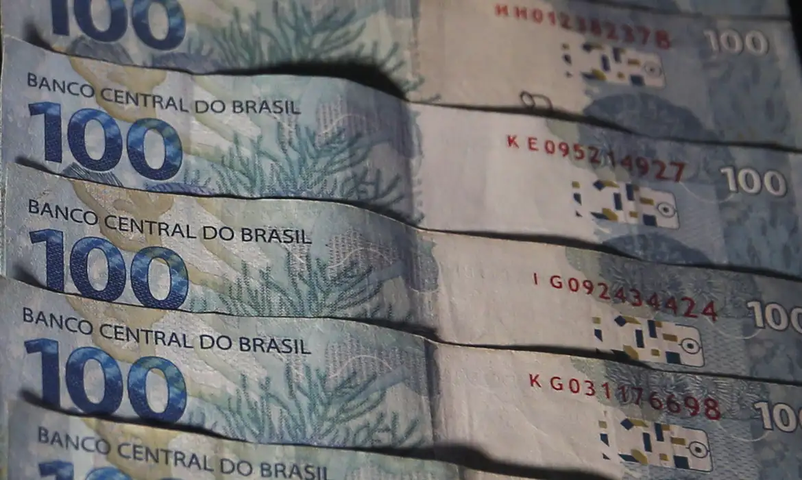 Imagem de Lula sanciona Orçamento de 2026 e veta quase R$ 400 milhões em emendas parlamentares