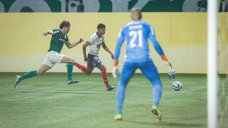 Imagem de Bahia vence Palmeiras pela primeira vez no Allianz Parque e escala na tabela do Brasileirão