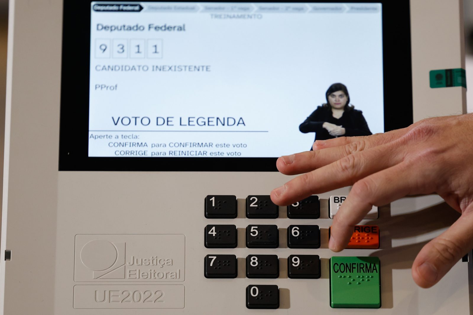 Eleitores podem anular ou votar em branco