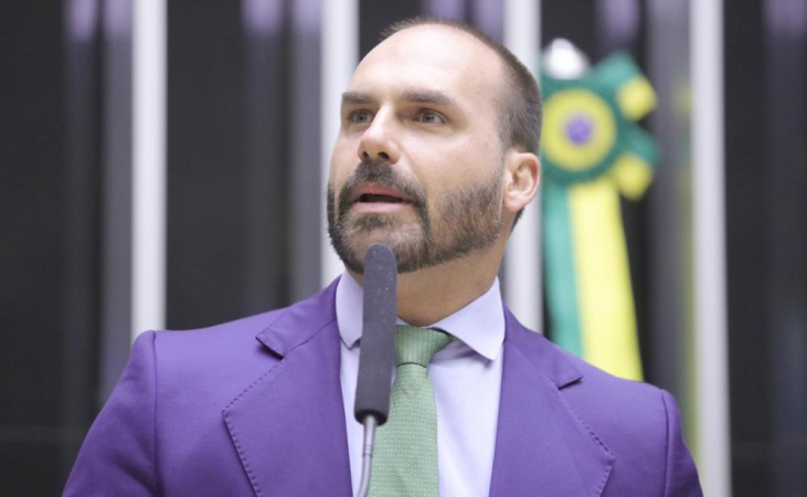 Imagem de Eduardo Bolsonaro critica lei da anistia e cita carta de Trump sobre julgamentos do 8 de Janeiro