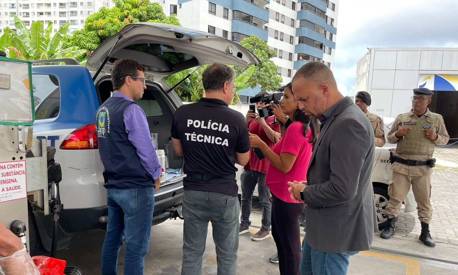Imagem de Operação Posto legal identifica suspeita de venda de combustível irregular em Candeias