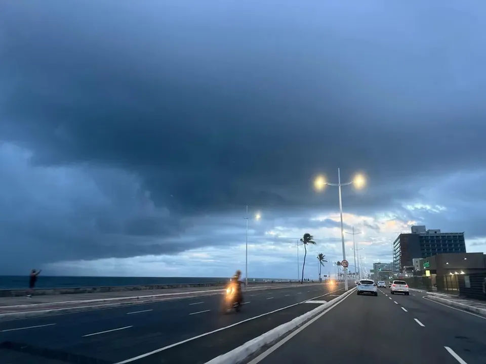 Imagem de Salvador entra em nível de atenção após fortes chuvas; veja bairros afetados
