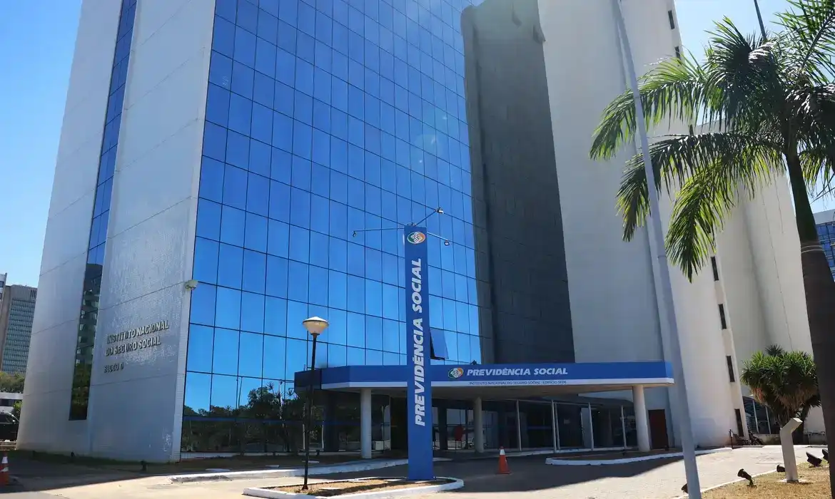 Imagem de Justiça libera R$ 1 bilhão em atrasados do INSS para Bahia e mais 12 estados
