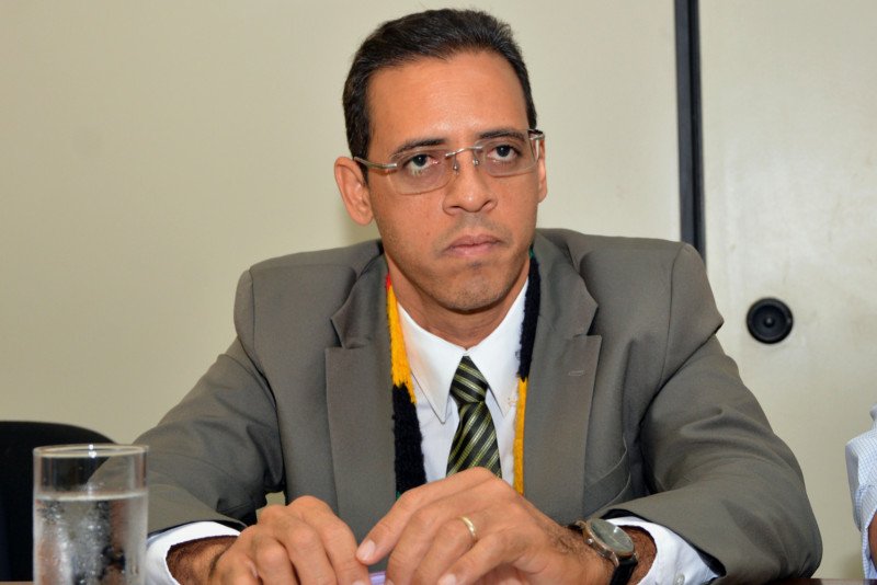 Imagem de Decreto Legislativo que susta licença do Inema em Boipeba é apresentado por Hilton Coelho