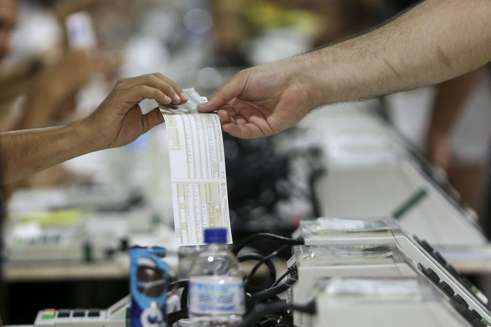 Eleitores precisam justificar suas faltas