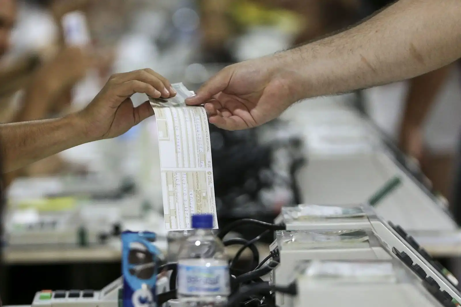 Imagem de Mais de 30 milhões não votaram no 1º turno: qual o peso deles para Lula e Flávio?