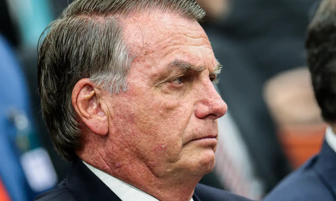 Imagem de Bolsonaro passará o Réveillon internado em Brasília após novo procedimento