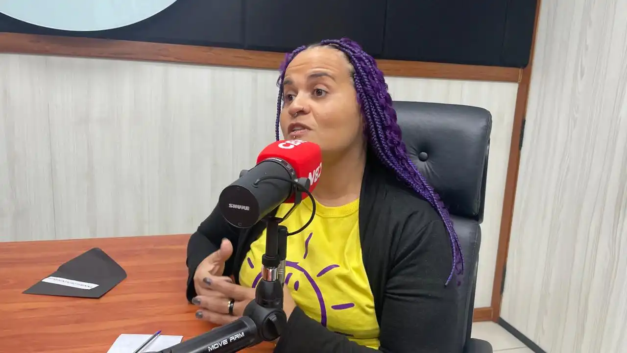 Imagem de Professora Delliana defende desmilitarização da polícia, aborto legal e critica banalização de pedidos de impeachment
