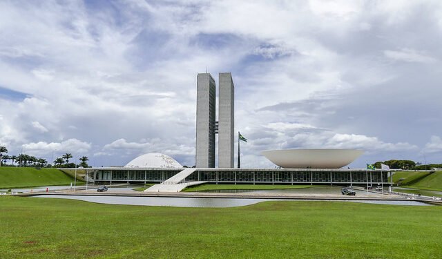 Imagem de Oposição inclui na LDO proibição de gastos do Governo Lula com aborto, mudança de sexo e invasão de terras