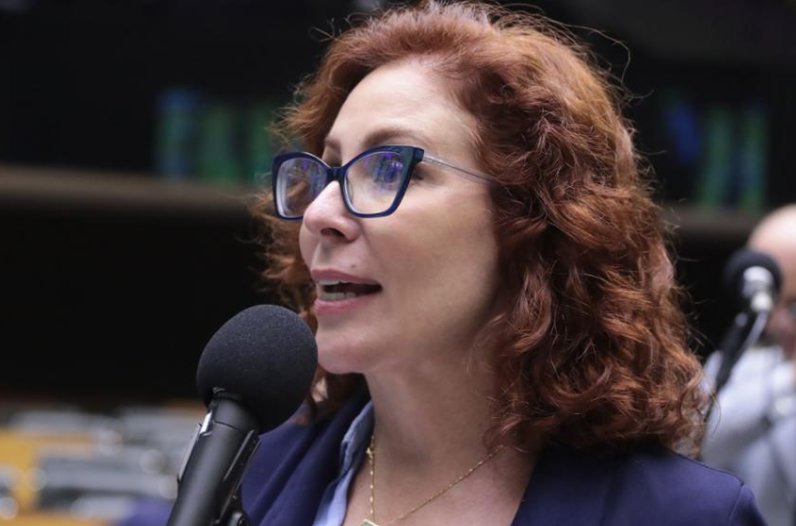 Imagem de STF condena Carla Zambelli a 10 anos de prisão por invasão ao CNJ
