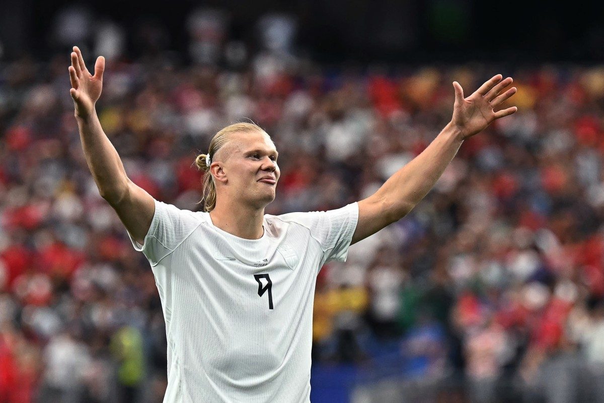Erling Haaland comemora classificação da Noruega contra a Costa do Marfim na Copa do Mundo 2026.