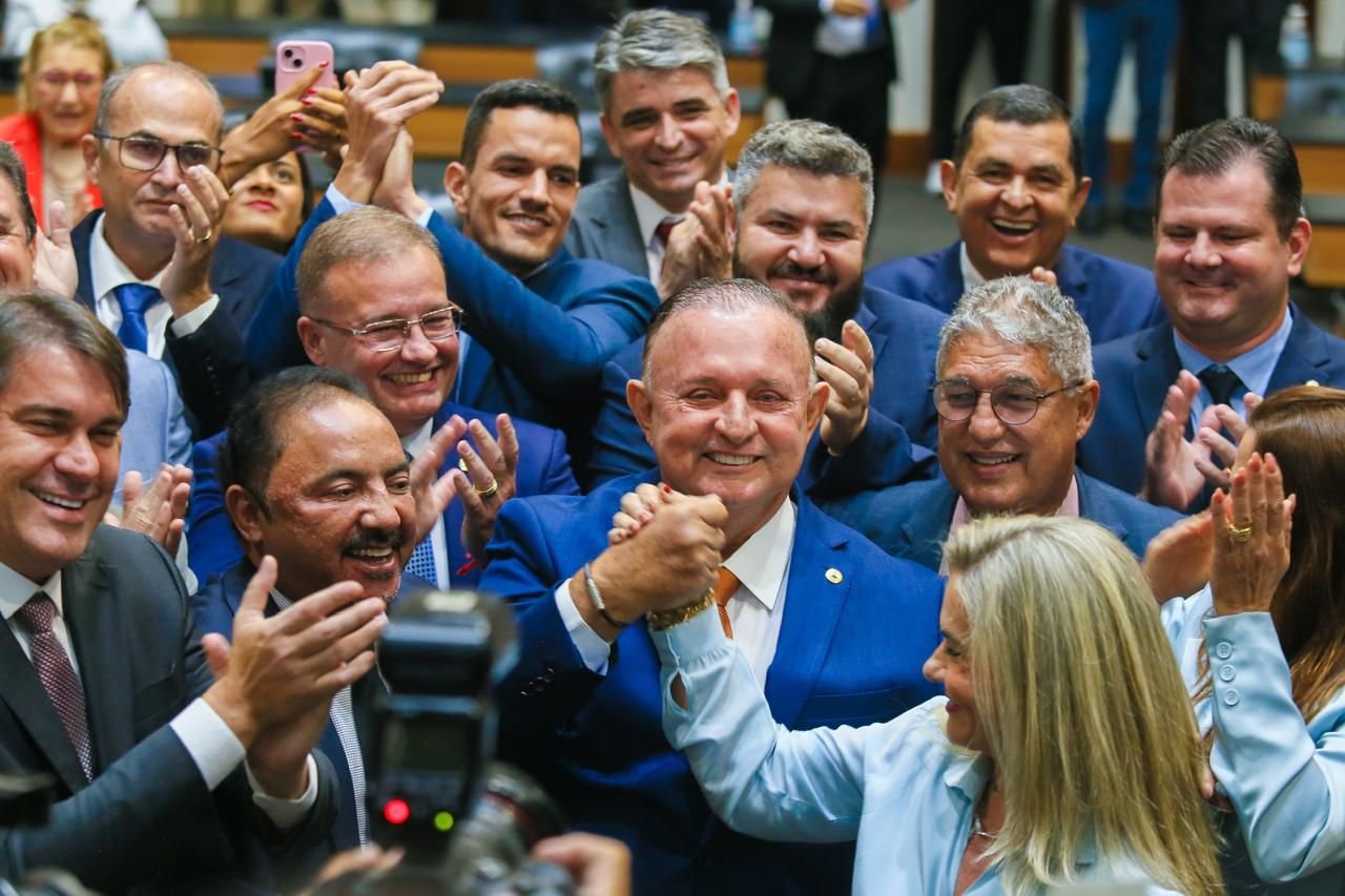 Imagem de Adolfo Menezes é reeleito presidente da ALBA com mais de 96% dos votos
